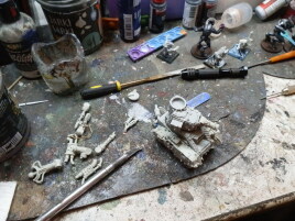 Hmmm... which guns to use...